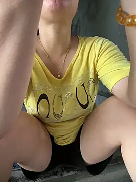 Snapshot of Genshin_love chatting on July 9, 2026, 2:45 am Genshin love online show from July 9, 2026, 2:45 am