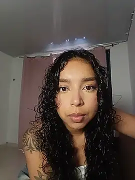Snapshot of Molly00_ chatting on July 9, 2026, 10:20 pm Molly00 online show from July 9, 2026, 10:20 pm