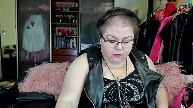 KaryQueen online show from February 13, 2025, 4:11 am