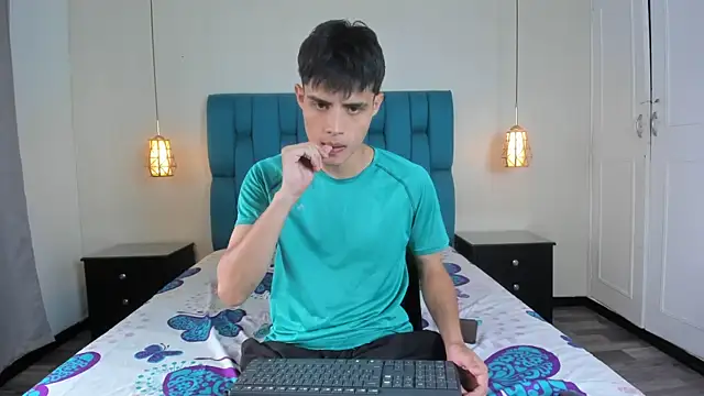 Snapshot of Thiago_Firee chatting on July 17, 2026, 12:24 pm Thiago Firee online show from July 17, 2026, 12:24 pm