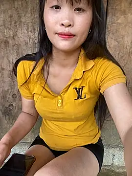 Snapshot of Bella0005 chatting on July 13, 2026, 1:38 am Bella0005 online show from July 13, 2026, 1:38 am
