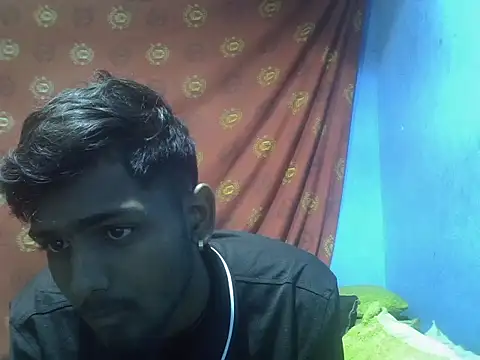 Snapshot of Mrsmiles001 chatting on August 3, 2026, 5:41 pm Mrsmiles001 online show from August 3, 2026, 5:41 pm