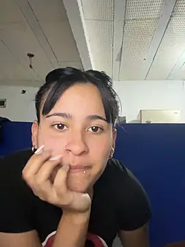 Snapshot of nenasmalass chatting on July 14, 2026, 10:27 pm nenasmalass online show from July 14, 2026, 10:27 pm