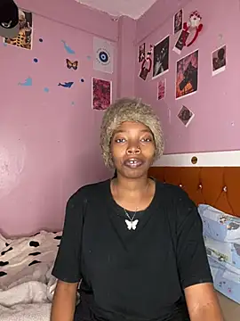 Snapshot of Courtney_devon chatting on July 17, 2026, 2:47 pm Courtney devon online show from July 17, 2026, 2:47 pm