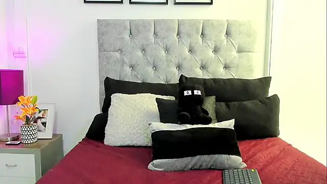 Snapshot of ChloeBliss_ chatting on July 17, 2026, 7:00 pm ChloeBliss online show from July 17, 2026, 7:00 pm