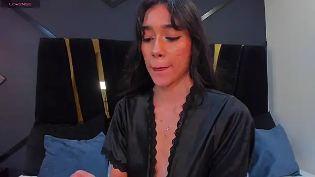 Snapshot of angelic_seraphine chatting on July 18, 2026, 5:27 am angelic seraphine online show from July 18, 2026, 5:27 am