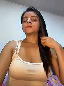 Snapshot of Paula-H- chatting on July 24, 2026, 8:49 pm Paula-H- online show from July 24, 2026, 8:49 pm