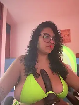 Snapshot of SarahSoleil chatting on July 30, 2026, 11:37 pm SarahSoleil online show from July 30, 2026, 11:37 pm