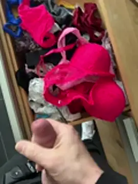 Snapshot of swissboy22 chatting on March 28, 2026, 1:23 pm swissboy22 online show from March 28, 2026, 1:23 pm