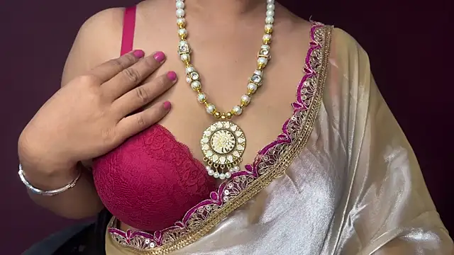 Snapshot of Hi_Rashi chatting on July 24, 2026, 5:31 pm Hi Rashi online show from July 24, 2026, 5:31 pm