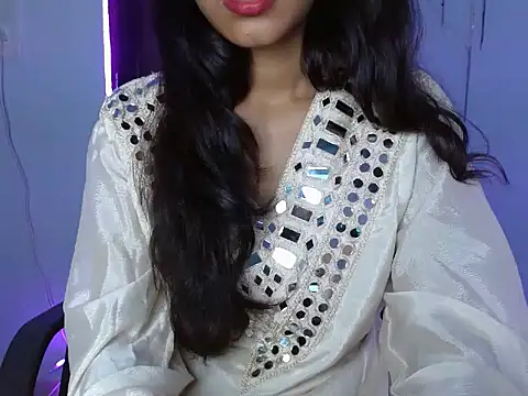 Snapshot of aayra_ chatting on July 23, 2026, 6:44 am aayra online show from July 23, 2026, 6:44 am