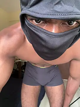 MuscleMystic05 online show from July 25, 2026, 9:39 am
