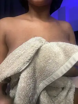 Snapshot of th4tgirl chatting on July 25, 2026, 12:33 pm th4tgirl online show from July 25, 2026, 12:33 pm
