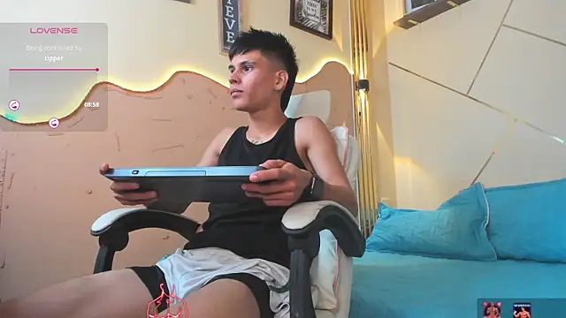 Snapshot of Thiiago_xxx chatting on July 25, 2026, 2:12 pm Thiiago xxx online show from July 25, 2026, 2:12 pm