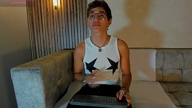 Snapshot of Damian_Wolff chatting on July 30, 2026, 5:12 pm Damian Wolff online show from July 30, 2026, 5:12 pm