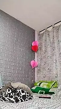 jessierocketx online show from March 14, 2025, 8:06 pm