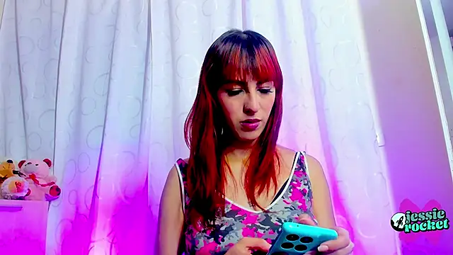 jessierocketx online show from May 1, 2026, 8:25 pm