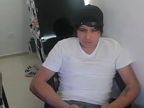 Snapshot of Davoosx chatting on July 25, 2026, 6:36 pm Davoosx online show from July 25, 2026, 6:36 pm