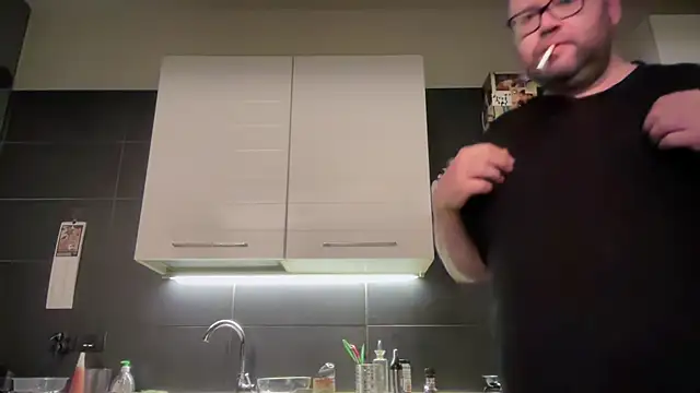 theitalianbear online show from November 6, 2025, 4:16 am