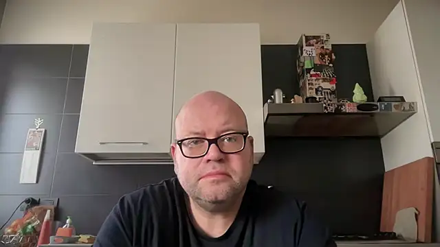 theitalianbear online show from November 16, 2025, 10:42 am