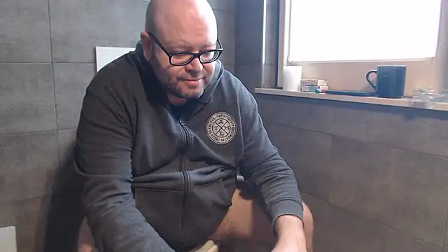 theitalianbear online show from October 30, 2025, 7:28 am