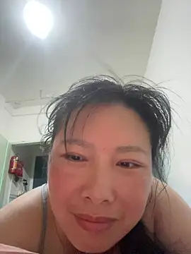 Snapshot of linlin-717 chatting on August 1, 2026, 12:58 pm linlin-717 online show from August 1, 2026, 12:58 pm