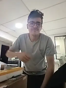 WildMatthew online show from July 28, 2026, 11:37 pm