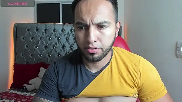 mrloganfuck1 online show from April 7, 2026, 5:20 am