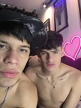 Snapshot of Boys_Eyes chatting on August 2, 2026, 2:43 am Boys Eyes online show from August 2, 2026, 2:43 am