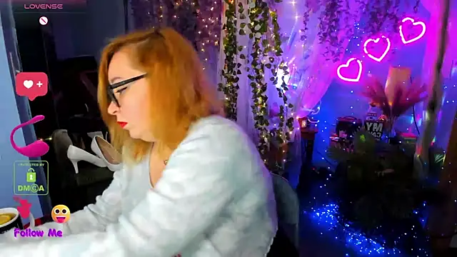 Snapshot of EllieFantastique chatting on March 7, 2025, 5:49 pm EllieFantastique online show from March 7, 2025, 5:49 pm