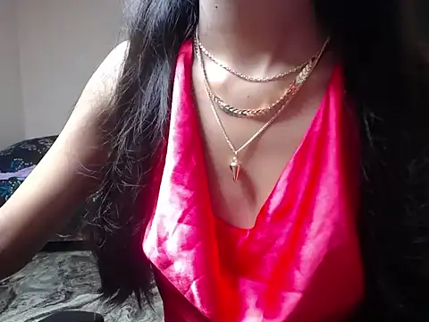 Lyra luxe online show from August 4, 2026, 7:18 pm