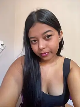 Snapshot of emmily9 chatting on July 30, 2026, 12:04 pm emmily9 online show from July 30, 2026, 12:04 pm