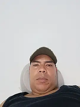 Andressuarezhk online show from July 31, 2026, 6:16 pm