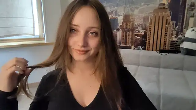 Snapshot of EvaSoShy chatting on August 3, 2026, 9:04 am EvaSoShy online show from August 3, 2026, 9:04 am