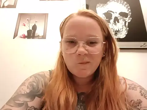 Snapshot of TinkTink87 chatting on August 3, 2026, 8:26 pm TinkTink87 online show from August 3, 2026, 8:26 pm