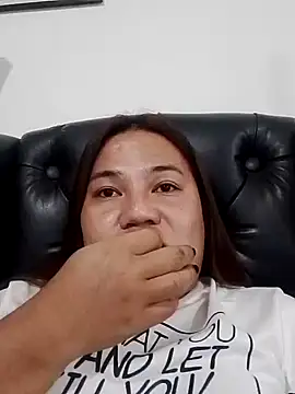 Snapshot of Andrea0414 chatting on January 14, 2025, 6:13 am Andrea0414 online show from January 14, 2025, 6:13 am