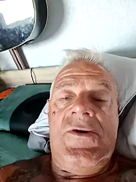 Snapshot of gymrat61 chatting on August 1, 2026, 2:15 pm gymrat61 online show from August 1, 2026, 2:15 pm