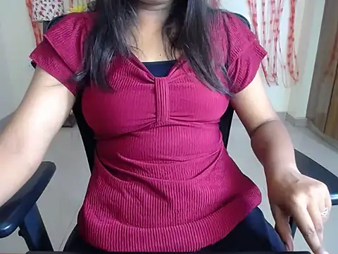 Snapshot of shy_girll01 chatting on August 2, 2026, 6:23 am shy girll01 online show from August 2, 2026, 6:23 am