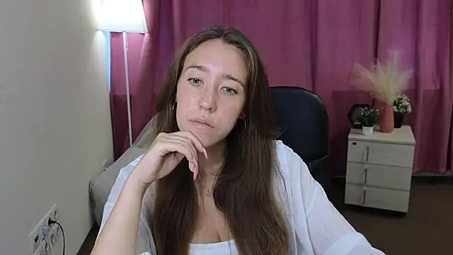 Snapshot of EdithBallesterous chatting on August 2, 2026, 5:06 am EdithBallesterous online show from August 2, 2026, 5:06 am