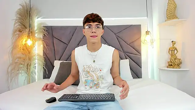 Snapshot of ErickDelRio chatting on August 4, 2026, 11:26 am ErickDelRio online show from August 4, 2026, 11:26 am
