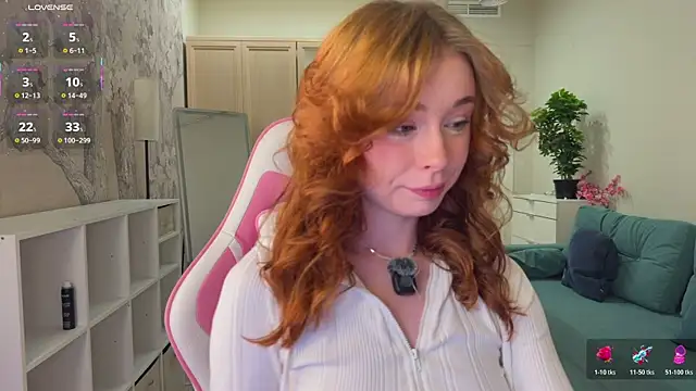 Snapshot of Eva_RedQueen chatting on August 2, 2026, 5:21 pm Eva RedQueen online show from August 2, 2026, 5:21 pm