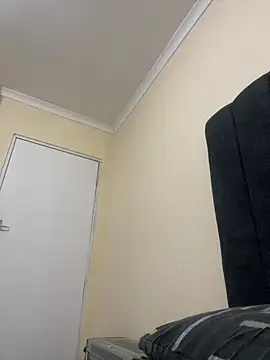 Snapshot of umshayiwemsebenzi chatting on August 6, 2026, 1:39 pm umshayiwemsebenzi online show from August 6, 2026, 1:39 pm