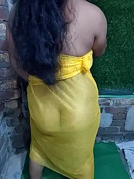 Snapshot of V-Queen-Riya chatting on August 4, 2026, 6:23 pm V-Queen-Riya online show from August 4, 2026, 6:23 pm