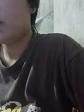 Snapshot of Quynhnhu_bb chatting on August 6, 2026, 12:33 pm Quynhnhu bb online show from August 6, 2026, 12:33 pm