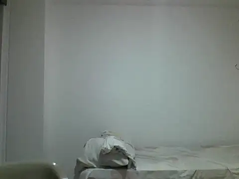 Snapshot of ItsVelour chatting on August 6, 2026, 12:05 am ItsVelour online show from August 6, 2026, 12:05 am