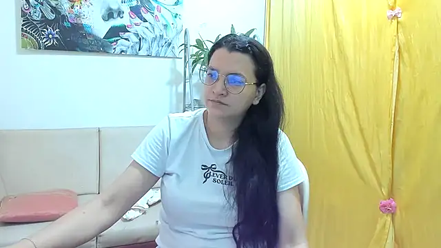 Snapshot of MARILYN_GARCIA chatting on July 4, 2026, 10:03 pm MARILYN GARCIA online show from July 4, 2026, 10:03 pm