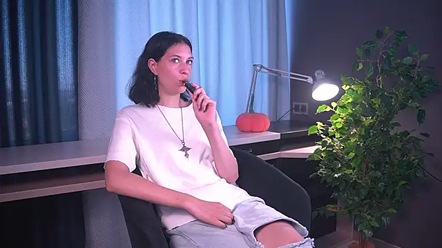 JolynnPanos online show from August 8, 2026, 11:39 am
