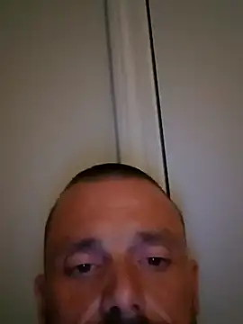 Snapshot of danny1111sa chatting on August 10, 2026, 1:34 am danny1111sa online show from August 10, 2026, 1:34 am