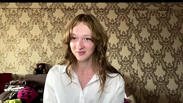 SalmonWhip online show from August 9, 2026, 3:23 am