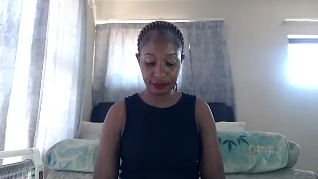 leanna23 online show from February 25, 2026, 8:47 am